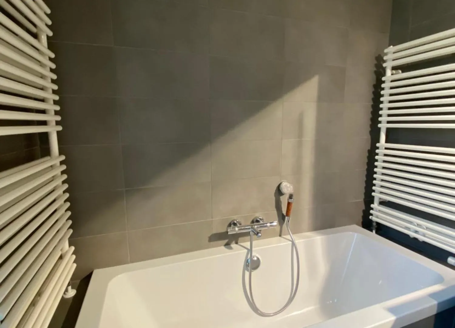 Apartamento Appartement Residentiel Tour Et Taxis Et Parking Bruxelas